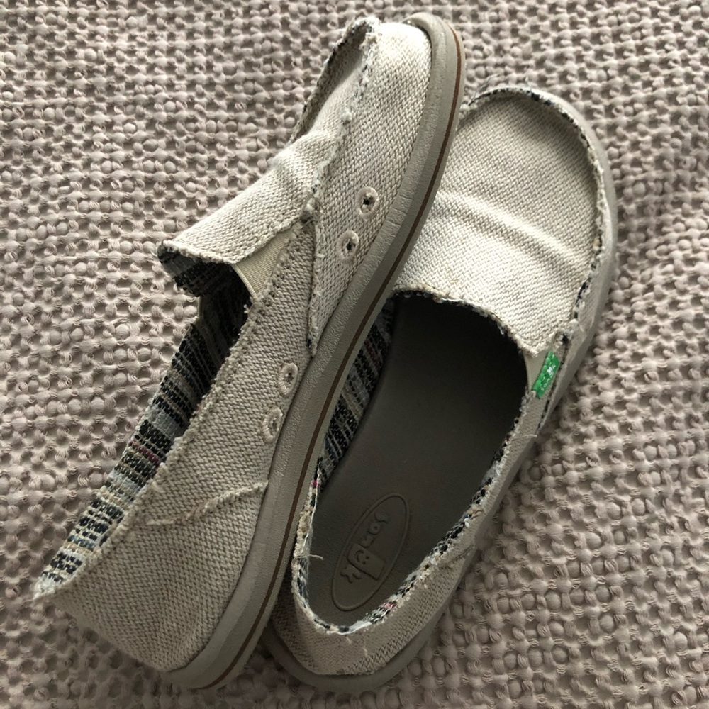 Sanuks